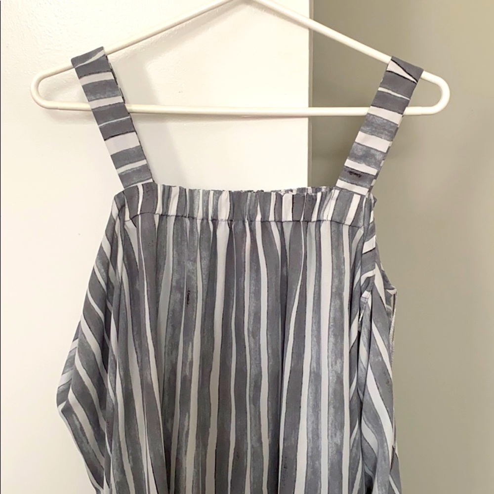 Vince Camuto flowy cold shoulder top